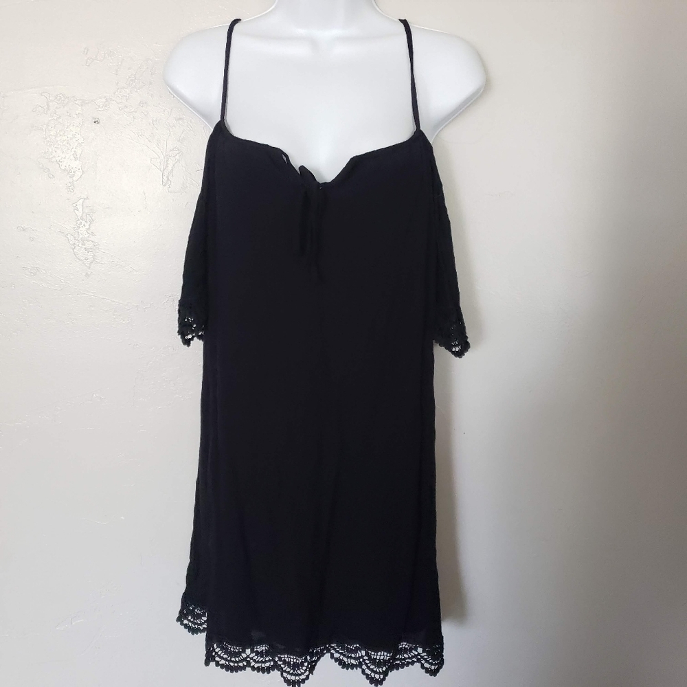 Cure Women's Medium Black Cold Shoulder Short Sleeve Mini Dress Lace Trim